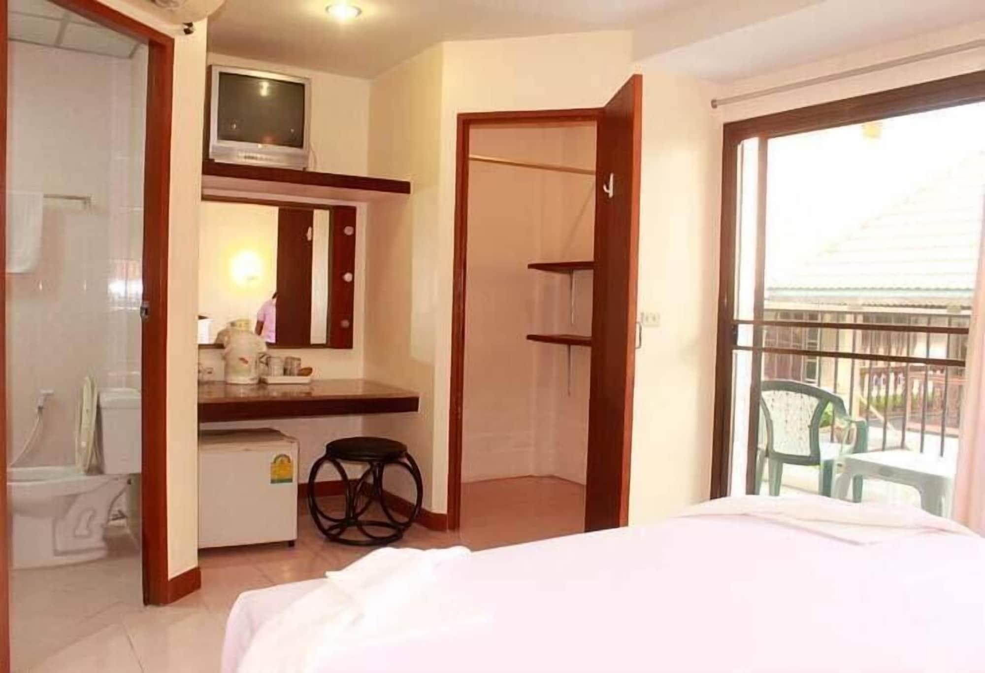 Sp House Phuket Hotel Pantai Kata Bagian luar foto
